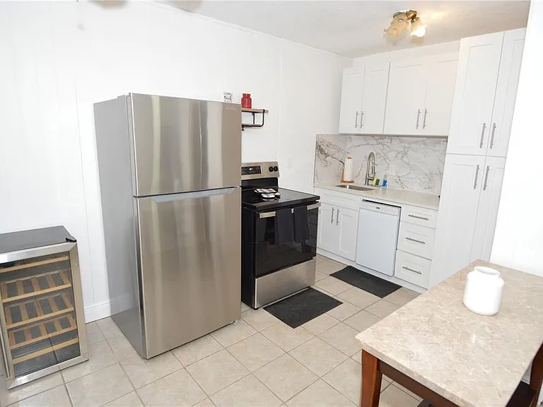 156 146th Ave E #B — Photo 12
