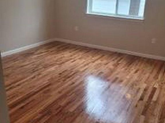 4th image of 328 Hillside Ave #2