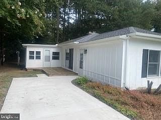 3rd image of 205 Lakewood Dr