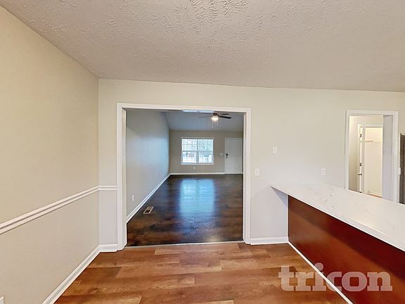 4th image of 1218 Bolton Dr