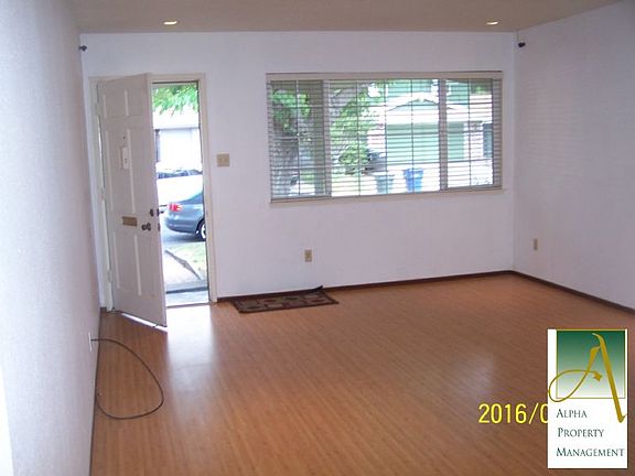 2nd image of 2628 Niagara Way