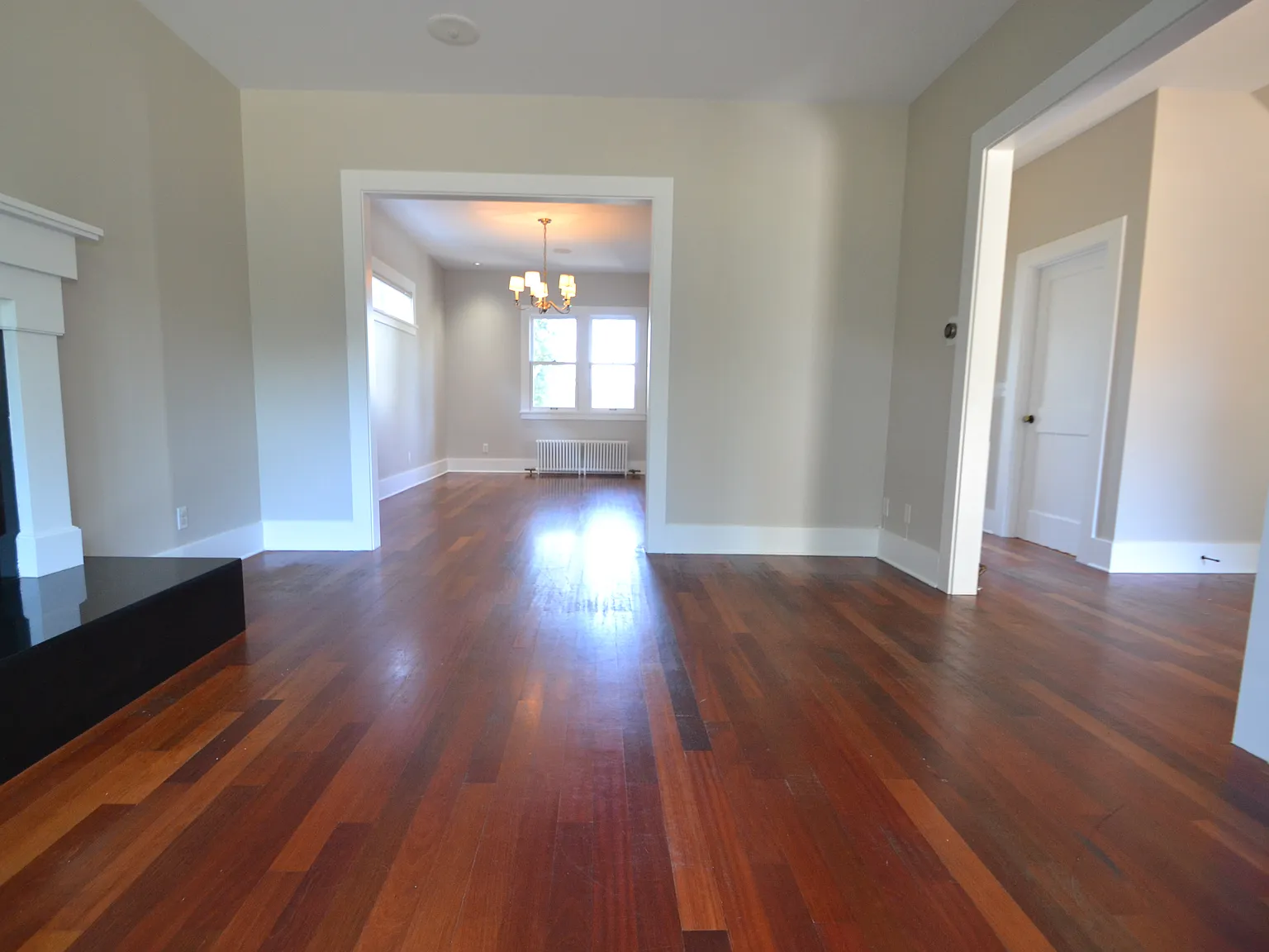 5 bed, 3.5 bath, 2560 sqft, $7,900 — Photo 4