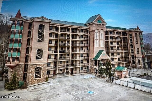 1st image of 210 Roaring Fork Rd Suite 204