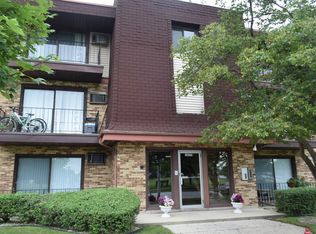 10820 S Kilpatrick Ave, Oak Lawn, IL 60453