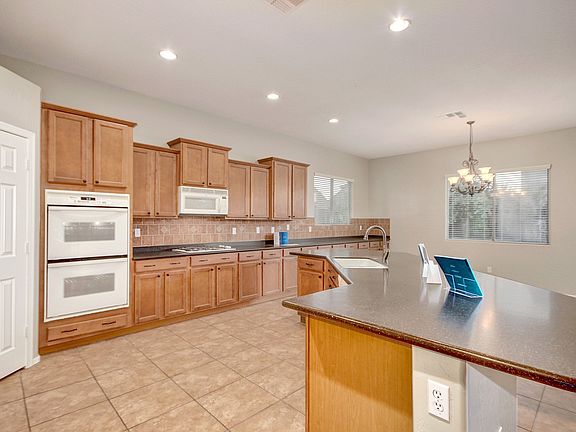 2nd image of 3091 E Turnberry Dr