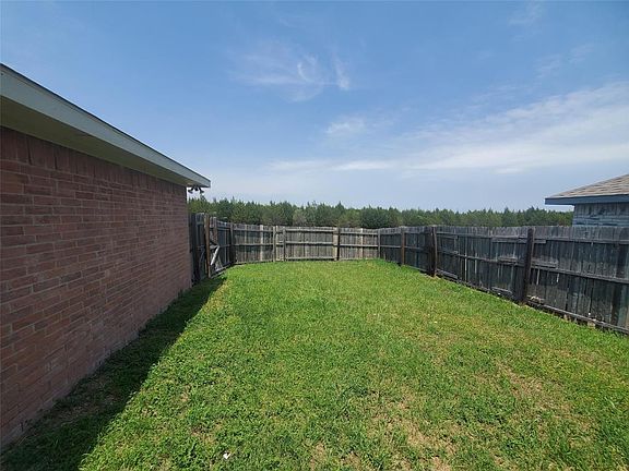 2nd image of 1029 Glencrest Dr
