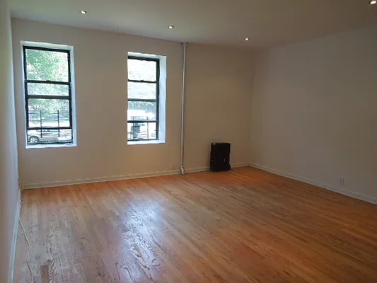 Rented by Washington Realty Corp. | media 39