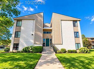 31993 W Twelve Mile #313, Farmington, MI 48334