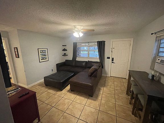 2nd image of 2201 North Blvd