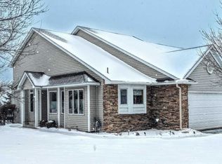 4849 Moon Lake Cir, Saint Paul, MN 55127