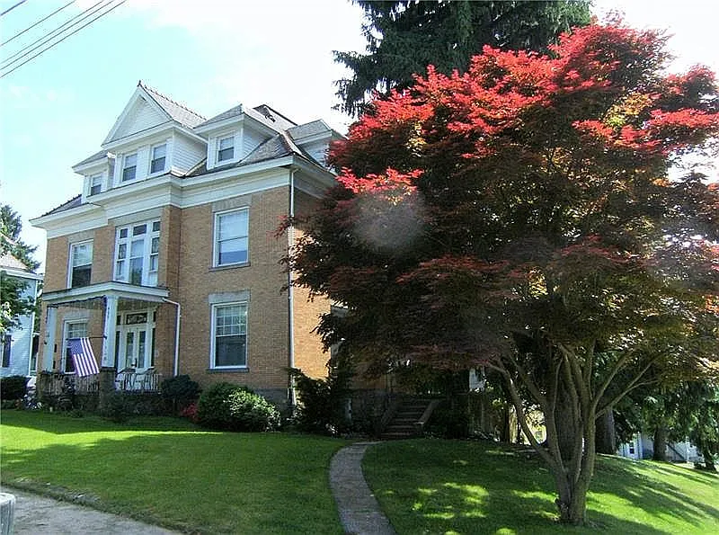 495 Duncan Ave photo 1