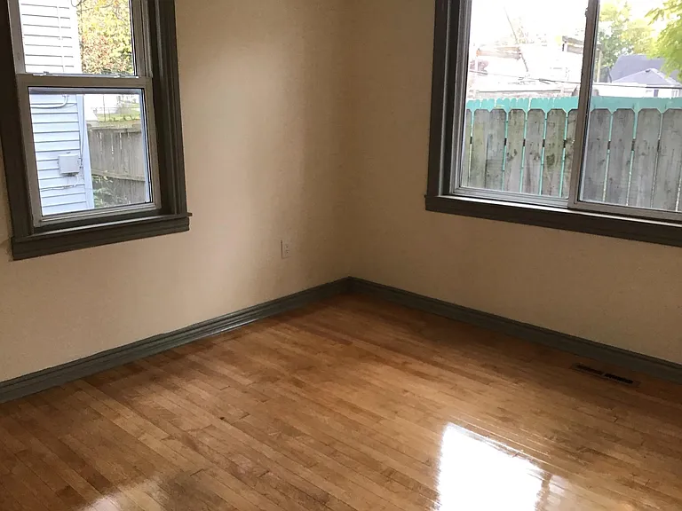 1312 E Harry Ave — Photo 16