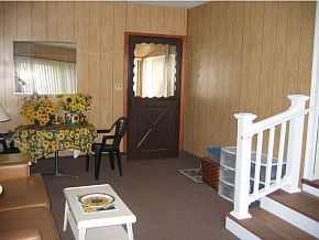 5th image of 722 W Hollis St
