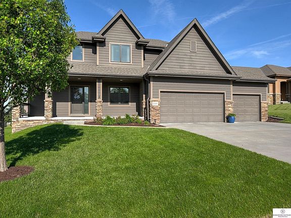 2nd image of 1509 N 181st St