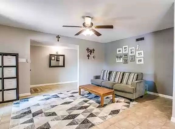 3rd image of 514 Woodhurst Dr