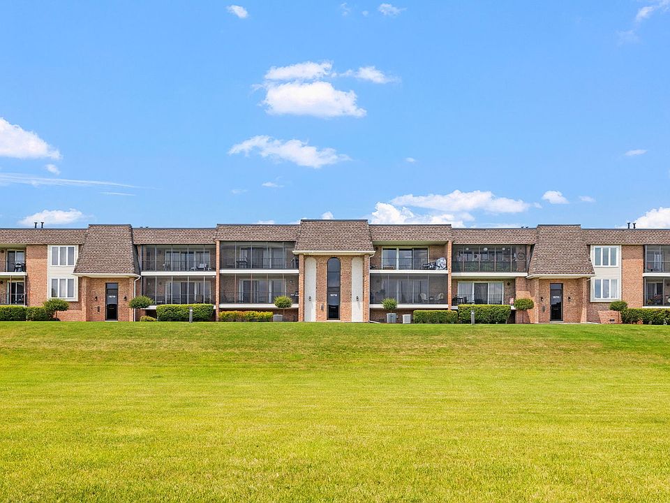 1st image of 15713 Foxbend Ct APT 2N