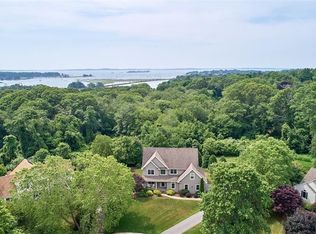 19 Holdridge Ct, Groton, CT 06355