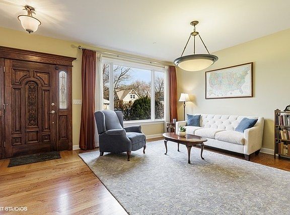 3rd image of 106 N Kenilworth Ave