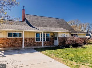 21 Velvet Ln, Levittown, PA