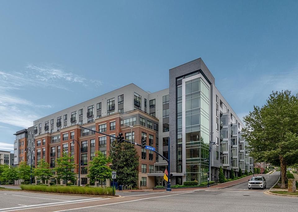 1st image of 145 Riverhaven Dr #131