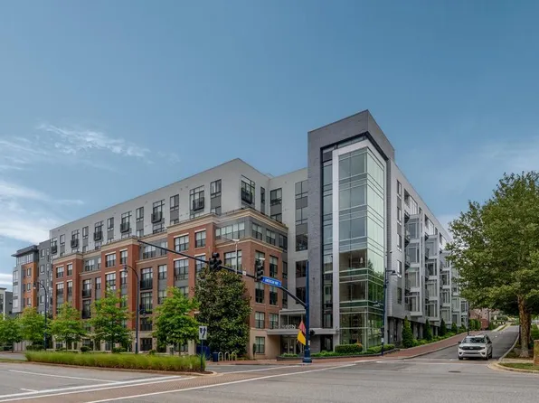 145 Riverhaven Dr #131, Oxon Hill, MD 20745