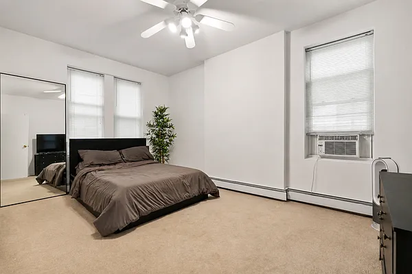 Bedroom, photo 1