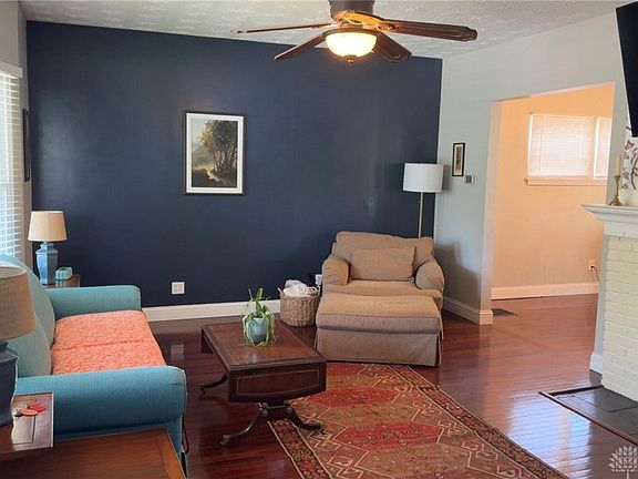 3rd image of 823 Wilfred Ave