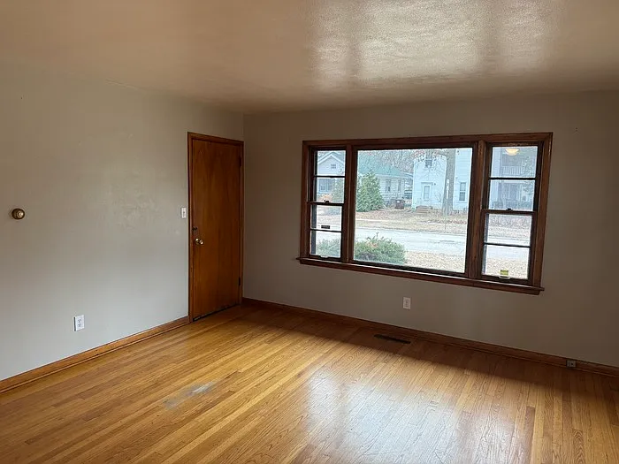 Building Photo - 2323 Douglas St #1