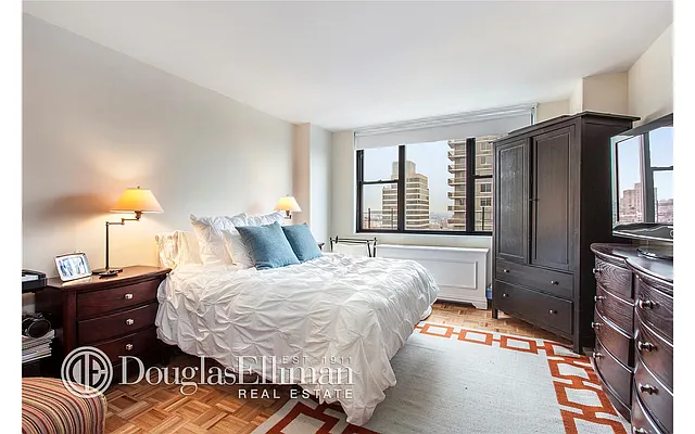 Rented by Douglas Elliman | media 3