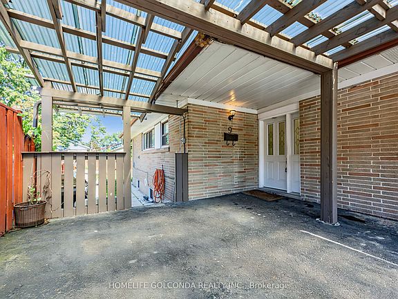 5th image of 9 Moorecroft Cres