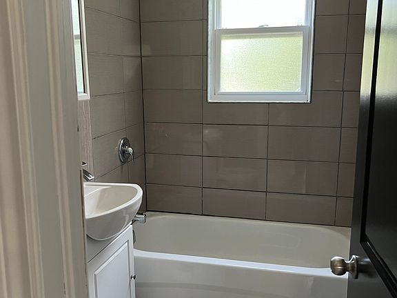 3rd image of 343 Saint Paul St #3