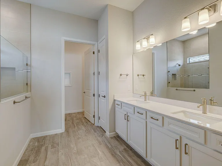837 SE Courances Dr — Photo 15