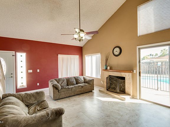 4th image of 827 E Calle Del Norte
