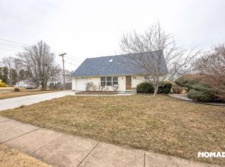 70 Village Ln, Levittown, PA 19054