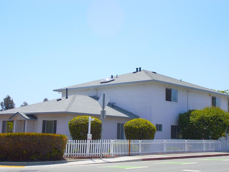 1st image of 1975 42nd Ave