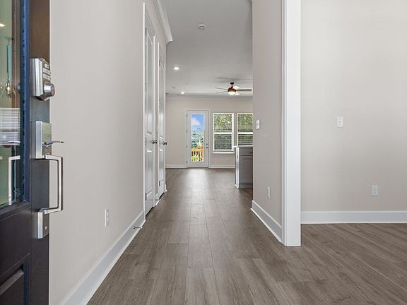 4th image of 307 Buckwood Ln