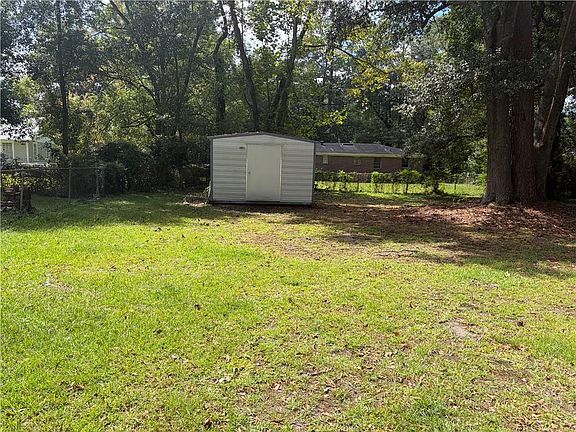 3rd image of 762 Lundys Ln