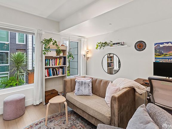 2nd image of 950 Tennessee St #217