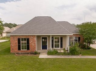 7638 Elmwood Dr, Denham Springs, LA 70706