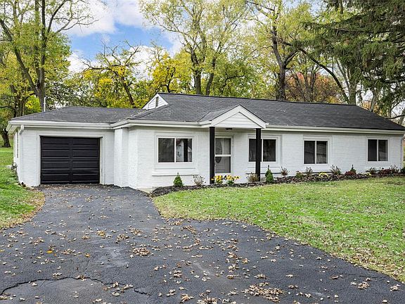2nd image of 44 Airshire Pl