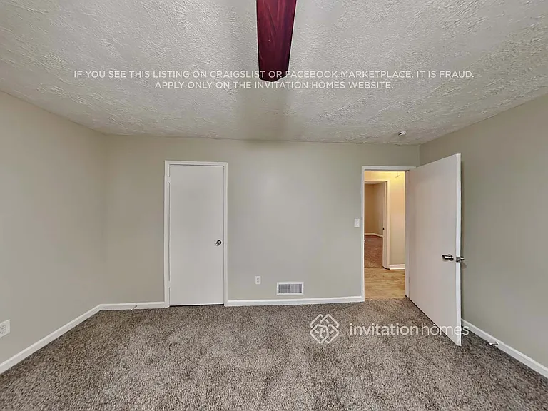 4026 Leicester Dr NE — Photo 11