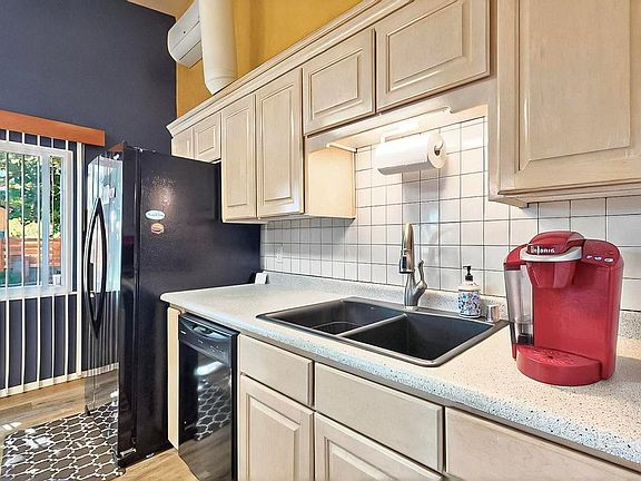 5th image of 3711 Morningside Dr NE