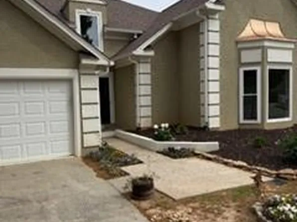 301 Oak Ter, Alpharetta, GA 30009