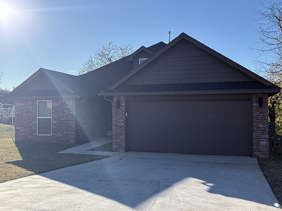 1st image of 2131 N Everest Ave