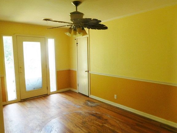 4th image of 492 Tennessee St