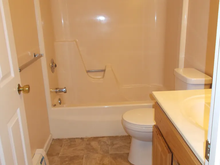 12 Saint James Pl #306 — Photo 9
