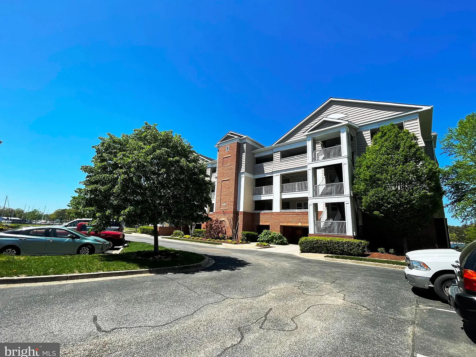 Oyster Bay Condo — Photo 2