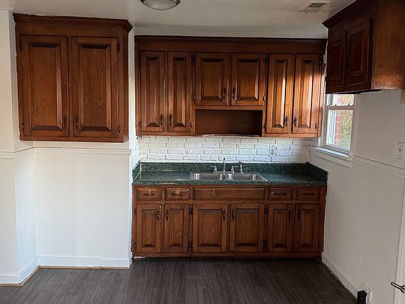 4th image of 3112 Chesham St