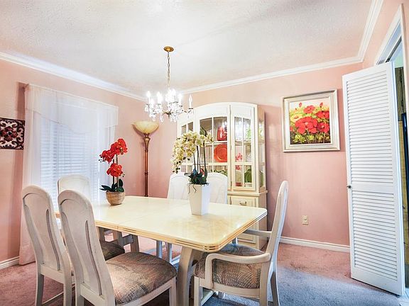 5th image of 15823 Pinwood Dr