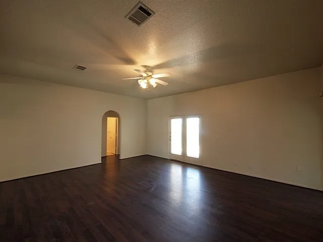 3812 Tiger Dr — Photo 5
